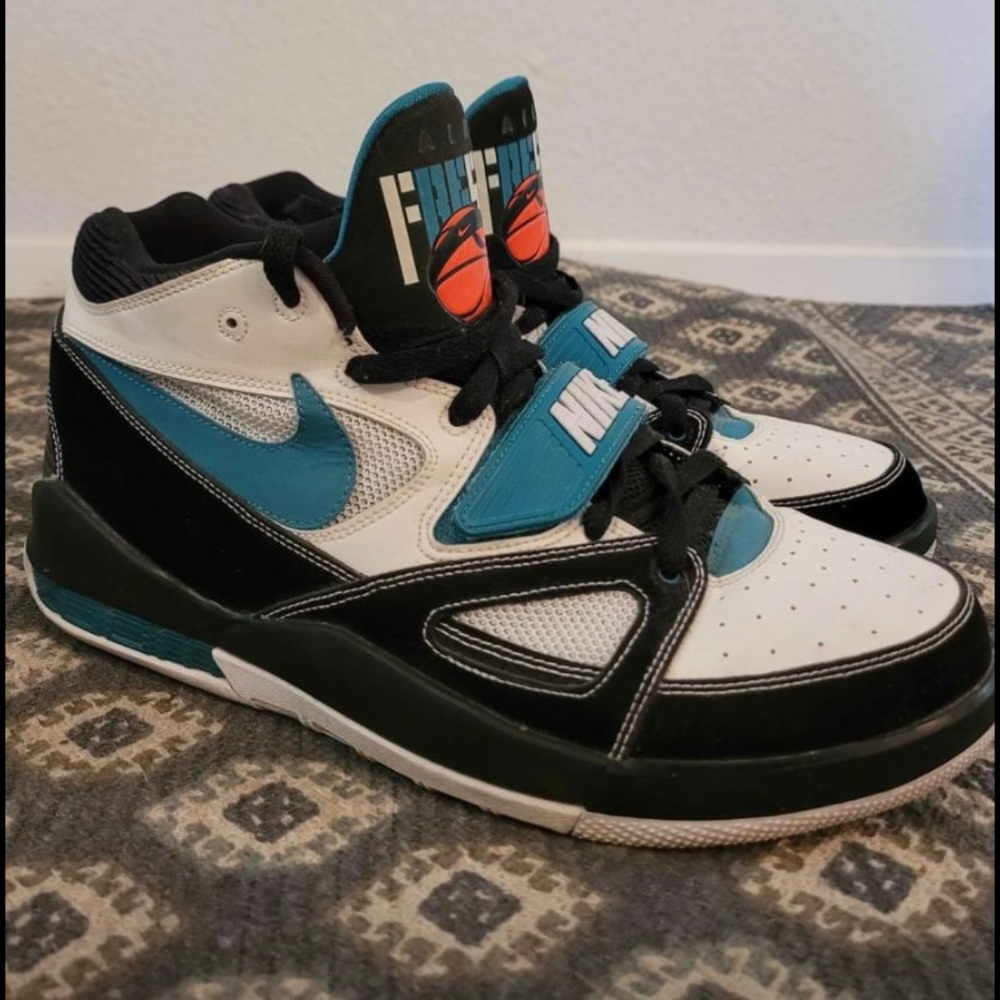 Nike Alpholution Sneakers sz 11